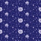 Keine Texte vorhanden. Eine nahtlose Illustration mit stilisierten lilafarbenen Blumen und funkelnden Details auf dunkelblauem Hintergrund.