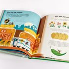 „Der Fall ist gelöst!“ und „Hilf den Bienen!“ sind Überschriften. Links eine Illustration von Bienen und Honigtöpfen. Rechts Tipps zur Bienenhilfe.