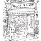 "THE ENGLISH BAKERY. BAKED FRESH EVERY DAY. SCONES • PIES • BREAD." Eine Frau steht vor einem traditionellen Bäckerladen.