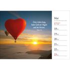 Text: „Dein Leben lang habe Gott vor Augen und im Herzen. Tobias 4,6“. 
Kalender für Mai 2027, mit Herz-Heißluftballons beim Sonnenaufgang.