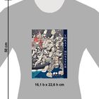 Text: YOKAI MONSTER, PRESTEL. Illustration auf grauem T-Shirt, zeigt traditionelle Geister und Figuren in lebhaften Farben.