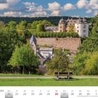 Text: "SEPTEMBER | OKTOBER", "Mo 20", "So 3", "Gemünden im Hunsrück". 
Vorne Bank, dahinter Schloss und Bäume.