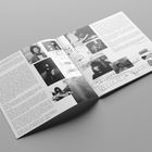 Geöffnete Zeitschrift mit viel Text, mehreren Schwarz-Weiß-Fotos von Personen und skizzierten Diagrammen.