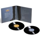 "Funny How?" in gelber Schrift über beige farbener Vinylhülle. Zwei schwarze Schallplatten liegen davor.