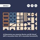 "Inhalt: 42 Bausteine aus massiver Buche und RE-Wood®. Holzbausteine in verschiedenen Formen und Farben auf dunkelblauem Hintergrund."