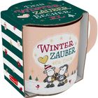 „Winter Zauber für Dich“ in fröhlicher Schrift; Illustration von zwei Schafen in Winterkleidung, umgeben von Schneeflocken.