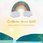 „Entdecke deine Welt, Alles Liebe zur Erstkommunion.“ Illustration: bunte Pailletten-Regenbogen über Landschaft mit See.