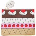 "RICO DESIGN x REDFRIES" steht auf einer kunstvoll gemusterten Tasche mit geometrischen Formen und leuchtenden Farben.