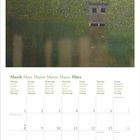 Der Märzkalender zeigt ein Gemälde mit einem Haus am Fluss, umgeben von Bäumen.