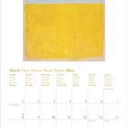 Kalender für März, mehrsprachig beschriftet. Oben eine abstrakte Malerei mit einem roten und einem gelben Rechteck.