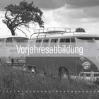 Text: "Vorjahresabbildung", "03 2026". Zwei klassische VW-Busse stehen auf einer Wiese mit einem Baum im Hintergrund.