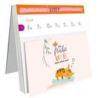 "Glücklichsein 2027 Postkartenkalender. Der frühe Vogel kann mich mal!" Illustration: Katze schläft auf Kissen.