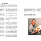 "FOREWORD" und "John Harrold at work". Ein Mann zeichnet einen Comic mit einem Bären an einem Tisch.