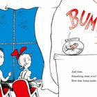 Text großer Buchstaben: "BUMP!". Zwei Kinder am Fenster, erschrocken, ein Goldfisch im Glas springt, kräftige Farben.