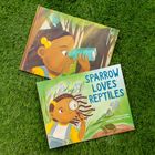 "Sparrow Loves Reptiles" und Illustration zeigt ein Kind mit Lupe im Grünen. Darunter Kröte und Blumen.
