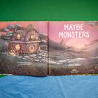 "Maybe Monsters" steht in großen Buchstaben, unten rechts "Jaime Zollars". Illustration eines märchenhaften Hauses.