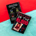 Buchcover zeigt den Titel "In the Blood" von April Henry. Ein Foto einer Frau, roter und schwarzer Hintergrund.