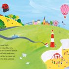 Text schildert einen Marienkäfer, der im Juli unter blauem Himmel über Felder und das Meer fliegt. Illustration zeigt Landschaft.