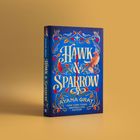 Titel "HAWK & SPARROW", Autorin Ayana Gray. Buchcover in Blau mit Illustrationen von Vögeln und roten Blättern.