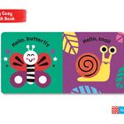 "Hello, butterfly" und "Hello, snail" sind Texte. Eine Illustration zeigt einen fröhlichen Schmetterling und eine Schnecke.