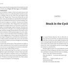 Seite 16, Einführung. Kapitel 1: Stuck in the Cycle. Ein typischer Dienstag. Kinder Zoey, Theo, Mae. Mutter multitaskt.