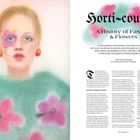 Titel: "Horti-couture: A History of Fashion & Flowers". Illustration: Eine Frau mit Blumen auf Gesicht und Kleidung, sanfte Farben.