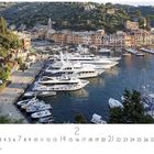 Text: „Portofino“, „2“, „CASARES EDITION“. Ansicht eines malerischen Hafens mit Yachten und bunten Gebäuden am Hügel.
