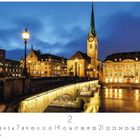 Texts: "Zürich"; Monatsübersicht; "CASARES EDITION".  
Sicht auf eine erleuchtete Brücke und Kirche in der Abenddämmerung.