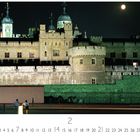 Text: "Tower of London", "Casares Edition". Beleuchteter historischer Turm bei Nacht, Vollmond. Menschen im Vordergrund.