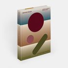 "BEYOND PEAKS" und "PHAIDON" zieren den Buchrücken und das Cover, dazu geometrische Formen auf farbigem Hintergrund.