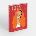 „GRACE“ oben, „The American Vogue Years“ unten. Illustration einer lächelnden Person mit orangen Haaren.