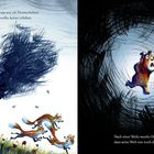 Links: „Sein Schreien war wie ein Donnerbeben.“ Ein Bär schreit; Füchse rennen weg. Rechts: „Nach einer Weile wurde Otto dann klar...“ Der Bär Otto steht verängstigt im Dunkeln.