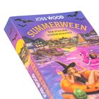 Text: "Joss Wood, Summerween, Eine schaurig schöne Romance". 

Cover mit Halloween-Motiven: Hexe auf Kürbis, Skelett im Pool.