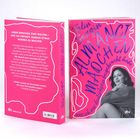 Buchtitel: "Almanci Mädchen" von Tülin Sezgin. Pinker Hintergrund mit Frau im Schwarz-Weiß-Foto beim Sitzen.