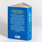 Blauer Buchumschlag mit gelbem Text: „WELCHE CHANCEN UND GEFAHREN BIETEN HANDELSKRIEGE?“ und Buchrücken: „HOW TO WIN A TRADE WAR“.