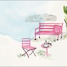 Illustration: Rosa Gartenmöbel, ein Tisch, Stuhl und Bank mit Kissen auf grünem Gras, im Hintergrund Bäume und Himmel.