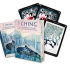 „I Ching: Das chinesische Orakel für Lebensentscheidungen“ steht auf drei Schachteln. Drei illustrierte Karten zeigen Blumenmuster.