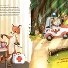 Ein Fuchs in einem Rettungsoutfit eilt mit einem Notarztkoffer zu einem Einsatzfahrzeug mit der Nummer 112 im Wald.