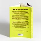 Ein Buchrücken mit gelbem Hintergrund. Titel: "Wut ist erst der Anfang". Text handelt von weiblicher Gewalt und Forderungen.