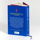 Ein blaues Buch von Jan Weiler mit gelbem Text: "Ein Buch über das Heimkehren — und über die Orte, die mehr über uns wissen als wir selbst."