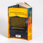 Ein Buchcover mit dem Text: "WO DIE WELLEN BRECHEN, FINDET DICH DER TOD." Darunter eine Buchbeschreibung.