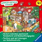 "WIMMELN RÄTSELN STICKERN", "Fördert nebenbei spielerisch Feinmotorik und Beobachtungsgabe." Illustrative Szene auf einem lebhaften Bauernhof.