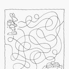 Auf welchem Weg kommt der Osterhase zum Osternest? Eine Labyrinth-Illustration mit Hase und Osternest.