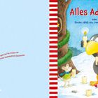 Text: "Es geht los! Da kommt die erste funkel­schöne Geschichte." / "Alles Advent! oder Socke zählt ein, zwei, fünf Kerzen."  
Beschreibung: Illustration mit einer Krähe in einem roten Schal und gestreiften Socken, die Kerzen hält. Ein Baum im Schnee mit Kerzen und eine Maus sind auch zu sehen.
