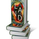 Das Buch "Land" von Maggie O'Farrell, erschienen bei Piper, liegt auf einem Stapel ähnlicher Bücher. Buntes Cover.