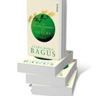 Ein Bücherstapel mit dem Titel "Die Unvollkommenheit des Glücks" von Clara Maria Bagus, Verlag Piper. Cover ist grün-weiß.