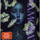 "INNAMORATA", "SPIEGEL Bestseller-Autorin", "AVA REID", "Gothic Horror". Illustration eines blassen Gesichts mit Motten.