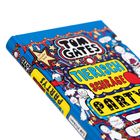 „Tom Gates. Tierisch Schräge Party“ steht in bunten, verspielten Buchstaben auf einem blauen Hintergrund.