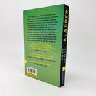 Rückseite eines Buches mit gelbem Titel "KLAPPER", Rezensionen und einer kurzen Inhaltsangabe auf grünem Hintergrund.