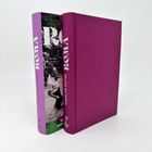 Zwei Bücher, lila Umschlag mit "ROMA" und "MADELINE POTTER". Eines mit Foto, das andere ohne Bild auf dem Cover.